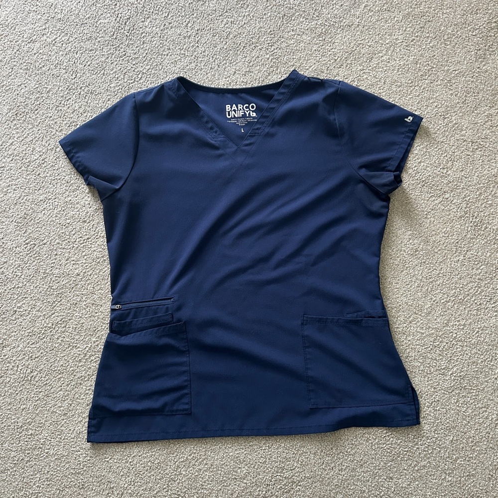 Barco Unify women’s scrub top